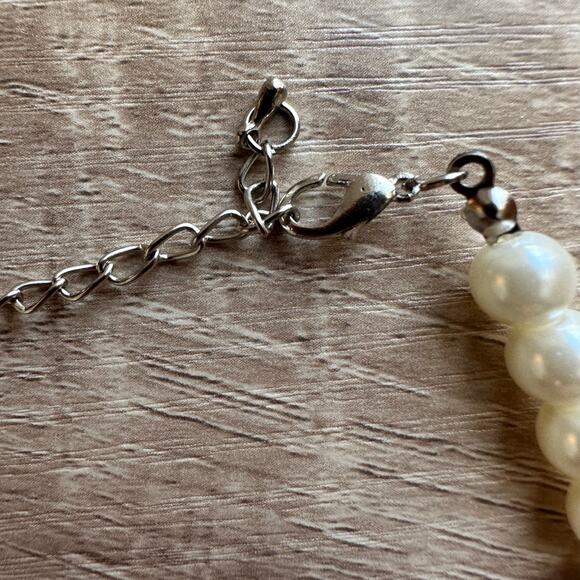 Faux Pearl Necklace Lot of 3 Varied Sizes Gold Tone Accents - Picture 5 of 11